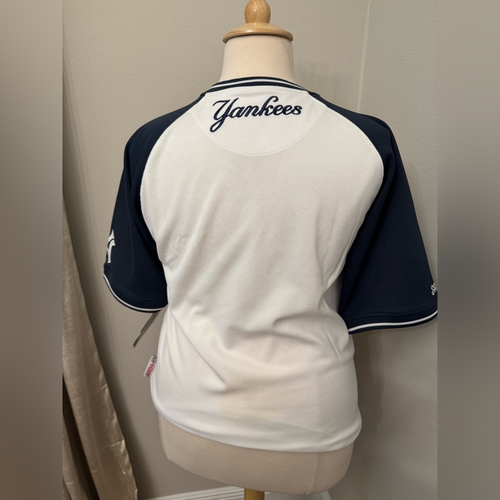 Yankees Shirt 💙 - Picture 4 of 6